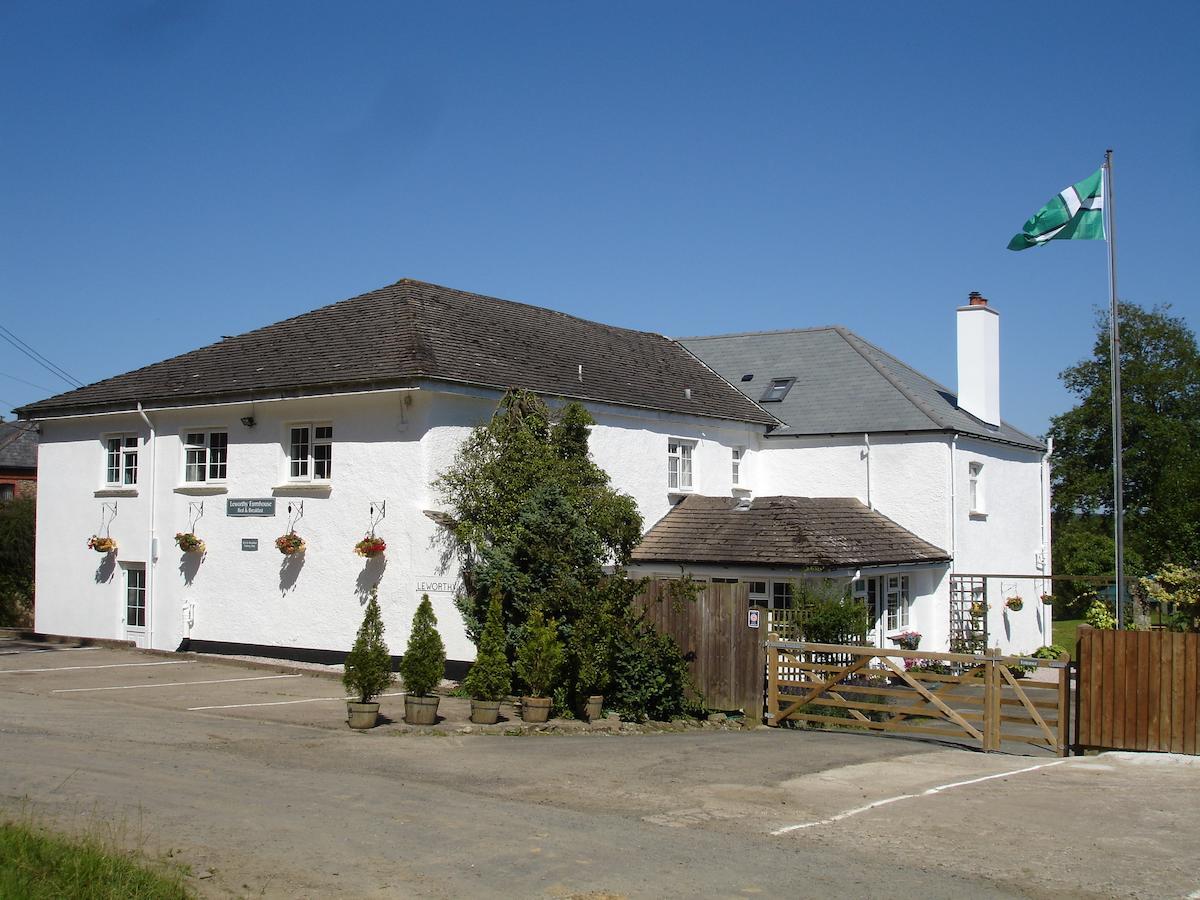 Leworthy Farmhouse Bed And Breakfast Holsworthy Exterior photo